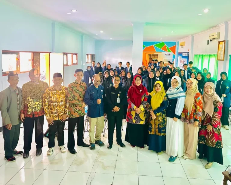 Institut Agama Islam Pemalang (INSIP) menggelar acara pembekalan Praktik Pengalaman Lapangan (PPL) pada tanggal 25 Juli 2024
